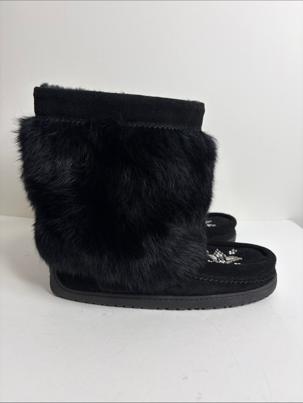 Manitobah Mukluk Boots Womens 8 Black Suede Fur Trim Snow Boots Shearling Fleece